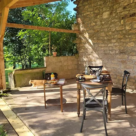 Maison De Vacances, 6 Bedrooms, 15 People فيلة Monthureux-sur-Saône