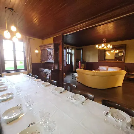 Maison De Vacances, 6 Bedrooms, 15 People فيلة